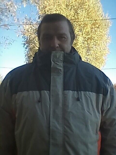  24039245  Anton, 51 ,    