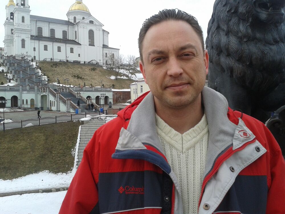  22688875  Aleksandr, 46 ,    