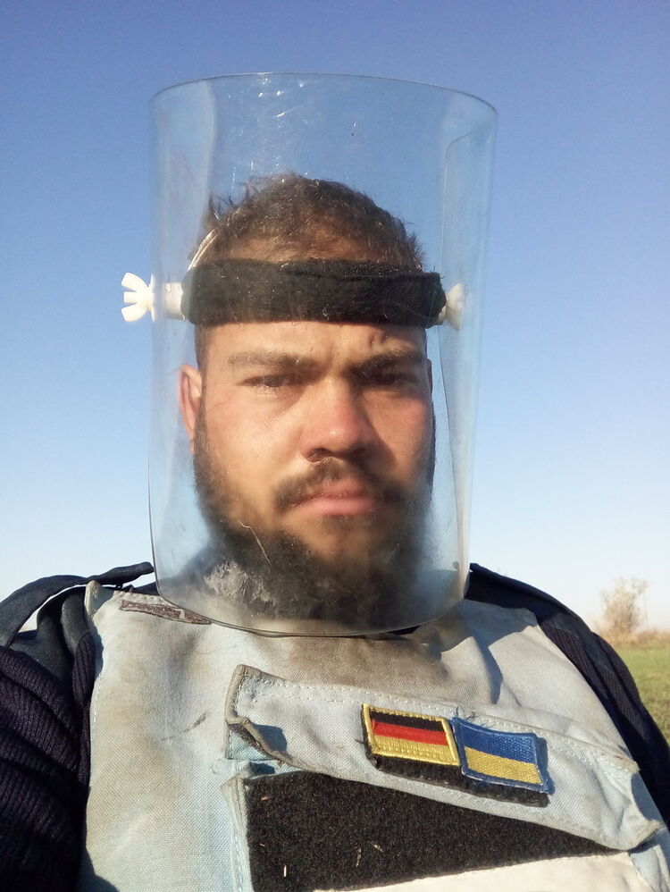  13764585  , 32 ,    