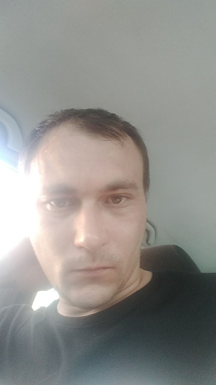 23552965  Andriy, 34 ,    