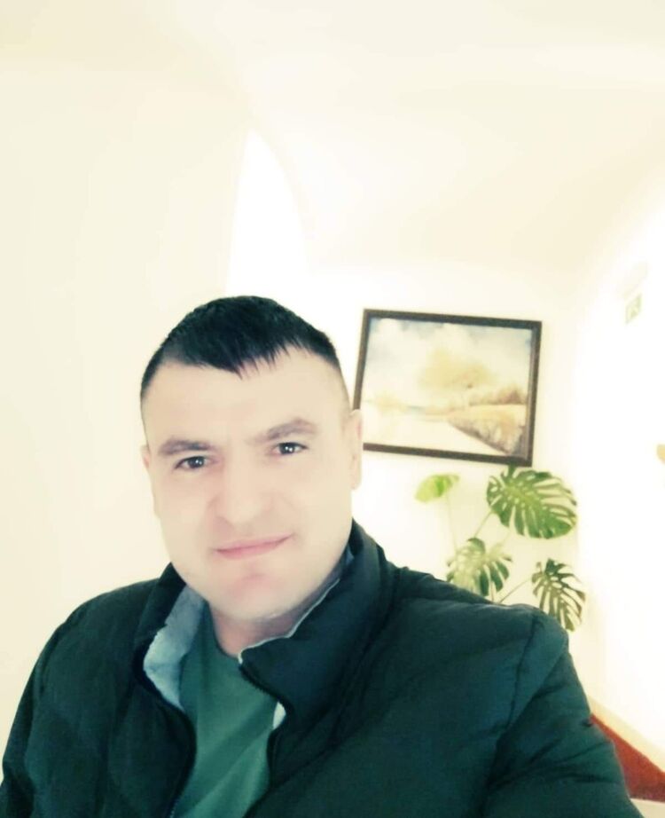  Most,   , 40 ,   ,   , c 