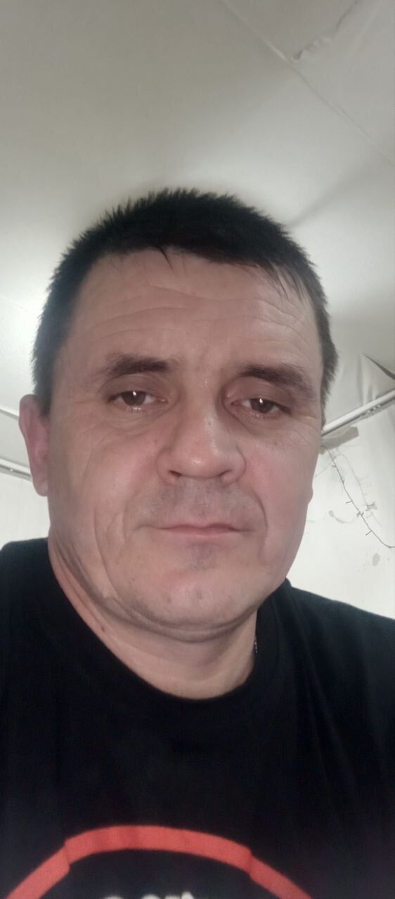  41915875  Sergei, 42 ,    