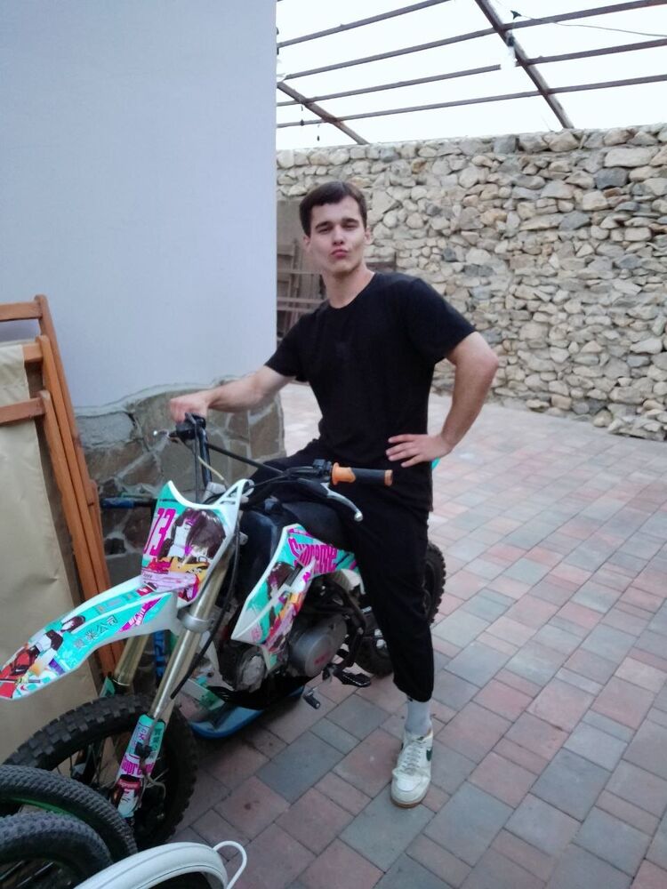  46584135   , 22 ,    