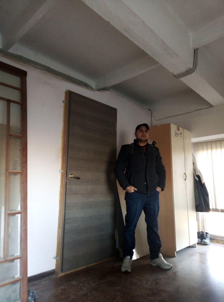  22127915  Akram, 43 ,    