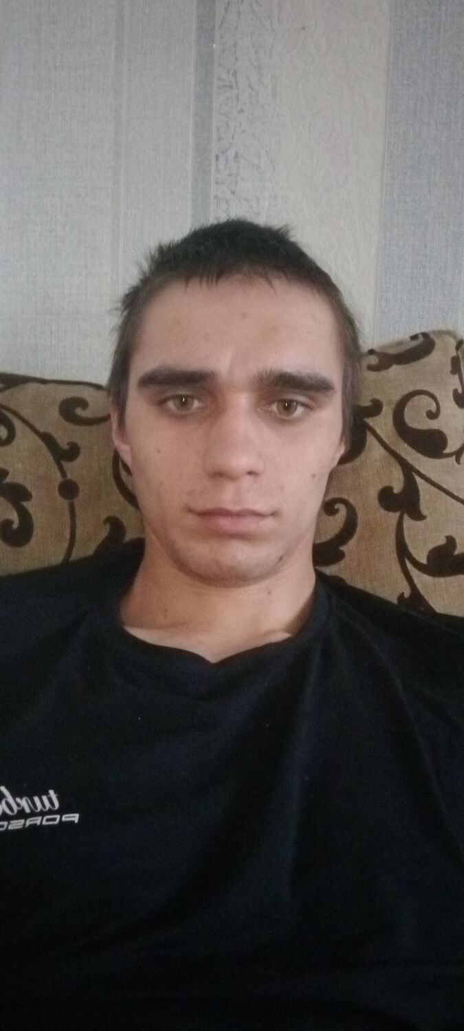  42497135  Basil, 24 ,    
