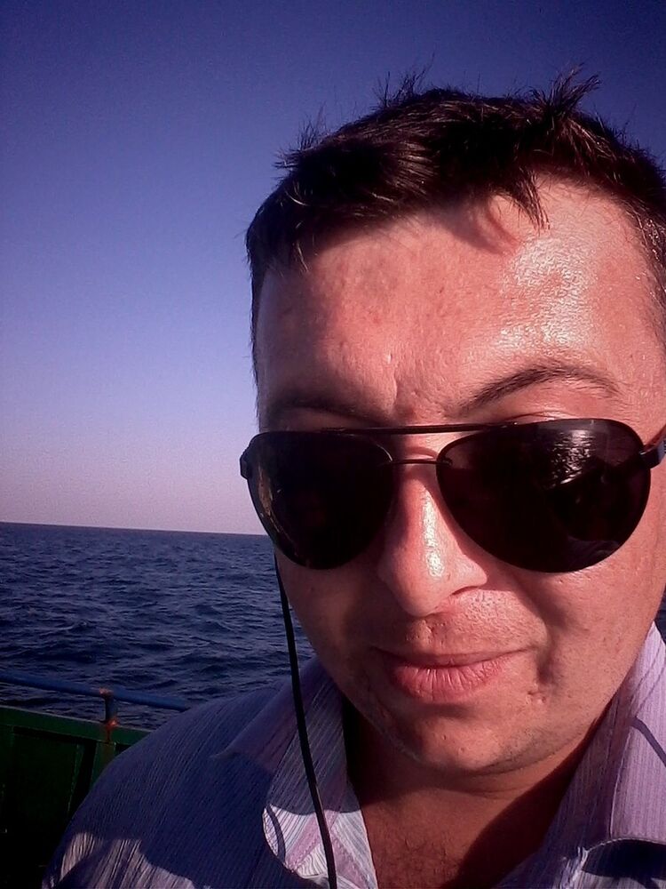  6700785  Konstantin, 38 ,    