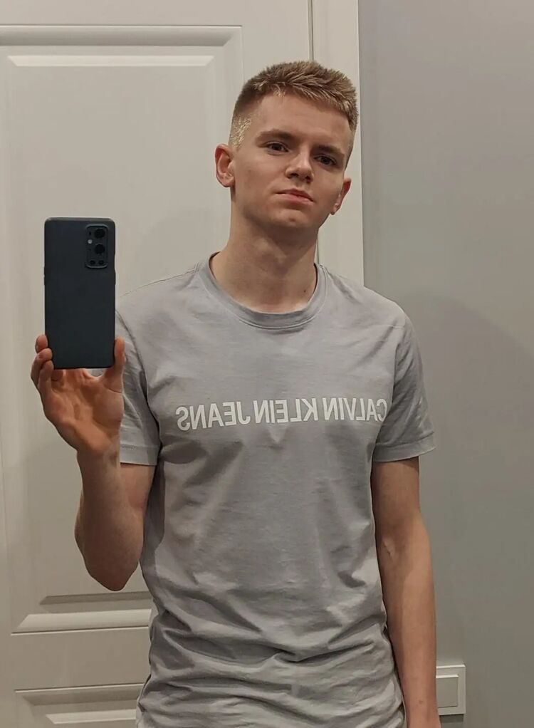  29997625  Anton, 25 ,    