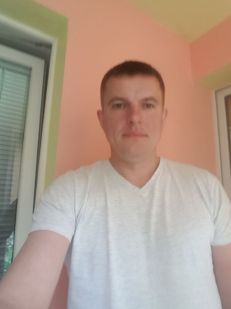  ,   Andrej, 43 ,   ,   , c 