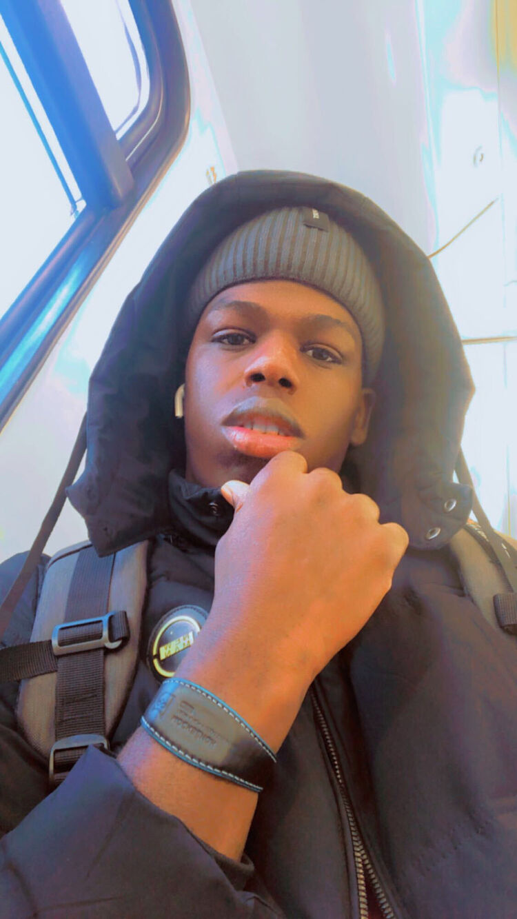  52524305  Abdoulaye, 25 ,    