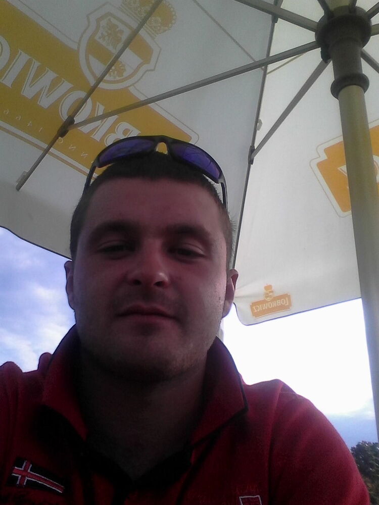  ,   Maxim, 32 ,   ,   , c 