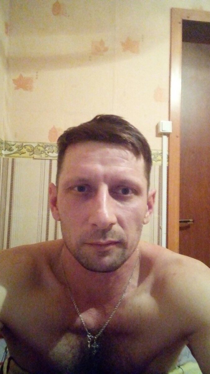  15572765  Vitalii, 46 ,    