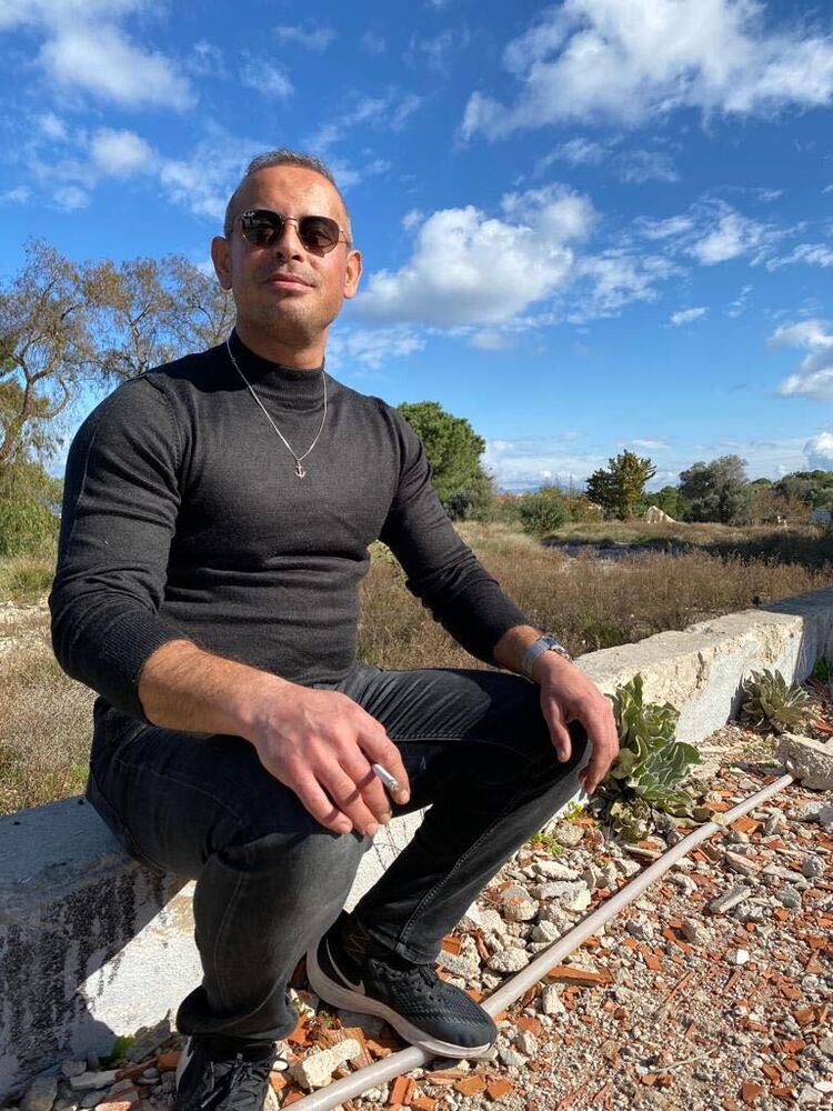  43488495  Hasan, 39 ,    