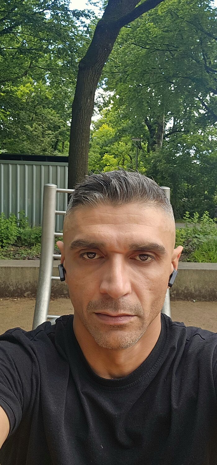  46947255  , 37 ,    