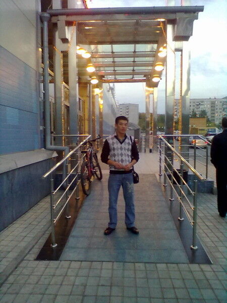  ,   Parin, 32 ,   