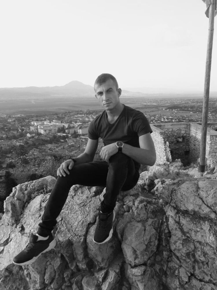  13503255  Radu, 29 ,    