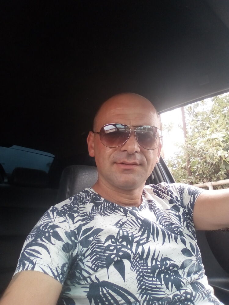  ,   Arkadi, 44 ,   ,   , c 