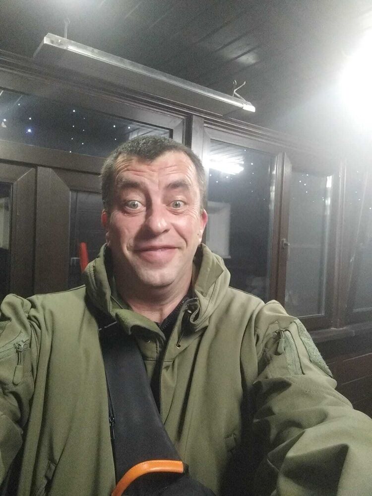  38744965  Vasiliy, 47 ,    