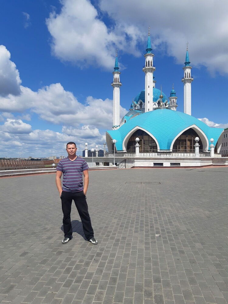  ,   Maxim, 42 ,   ,   