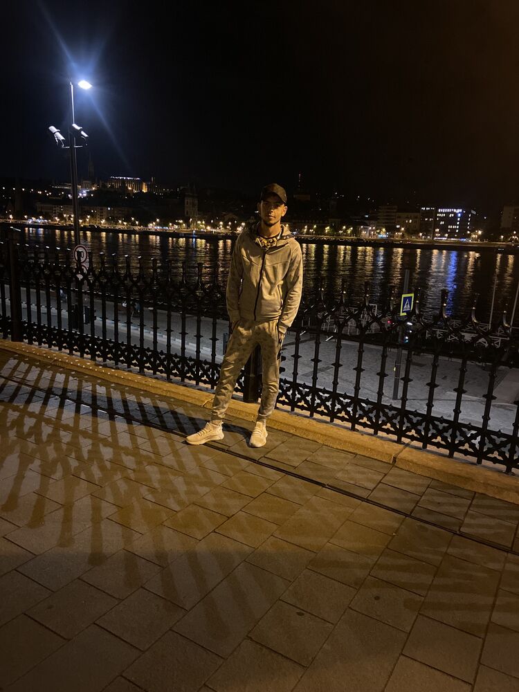  -,   Gyuri, 25 ,   ,   