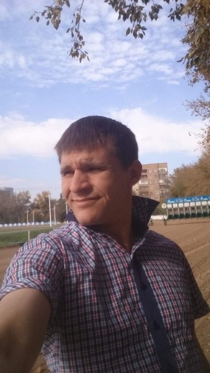  15094125  Viktor, 40 ,    