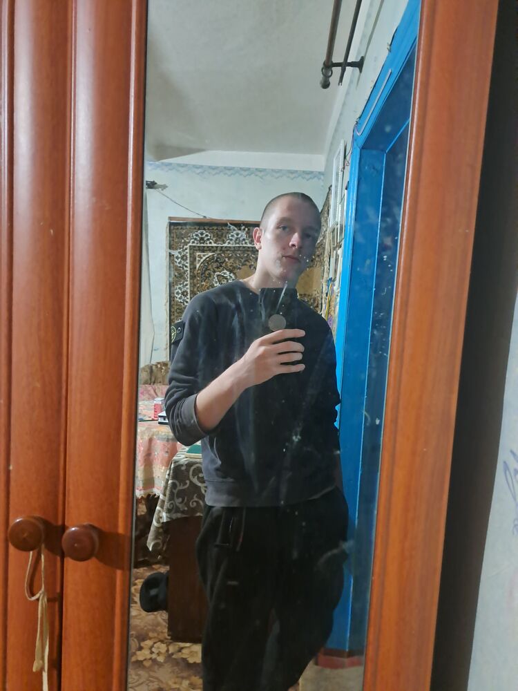  53417235  Igor, 18 ,    