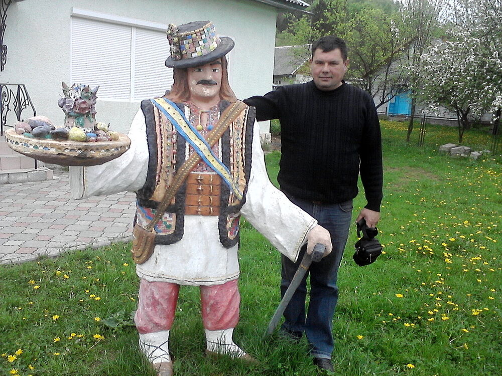  7071065  Slavik, 56 ,    