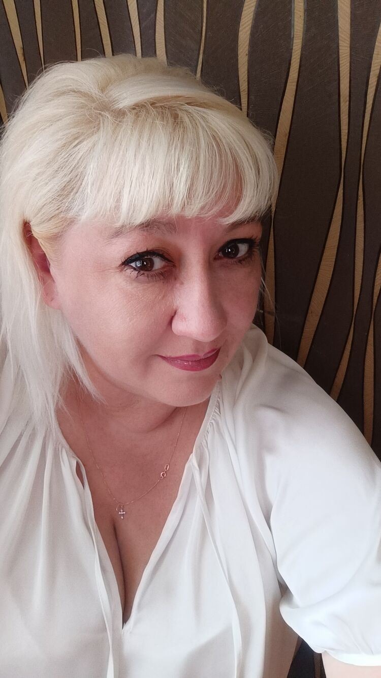  53352095  LISA, 52 ,    