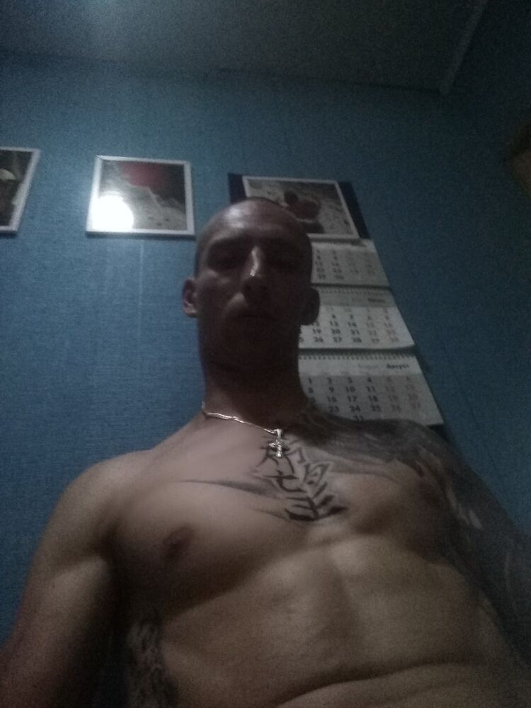  ,   Artem, 35 ,   