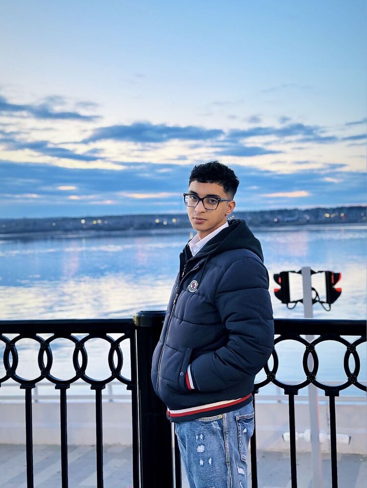  53667165  Oussama, 23 ,    