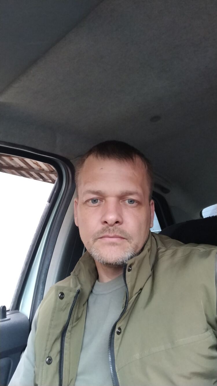  51713505  Anton, 43 ,    