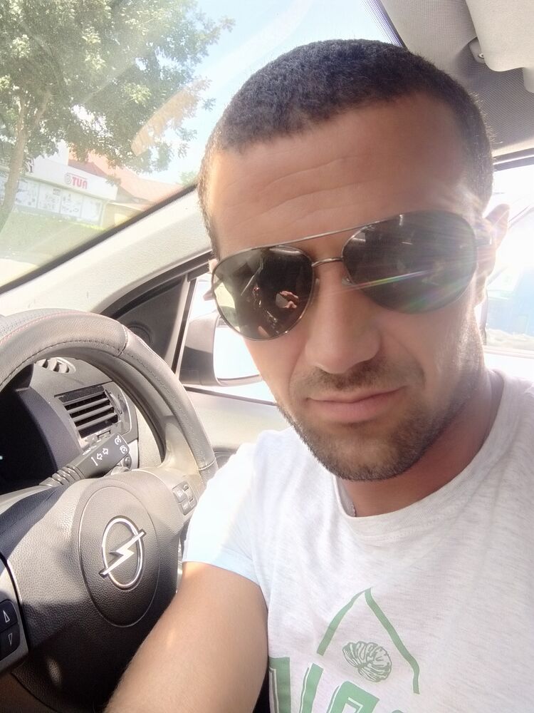  24552525  Viorel, 30 ,    
