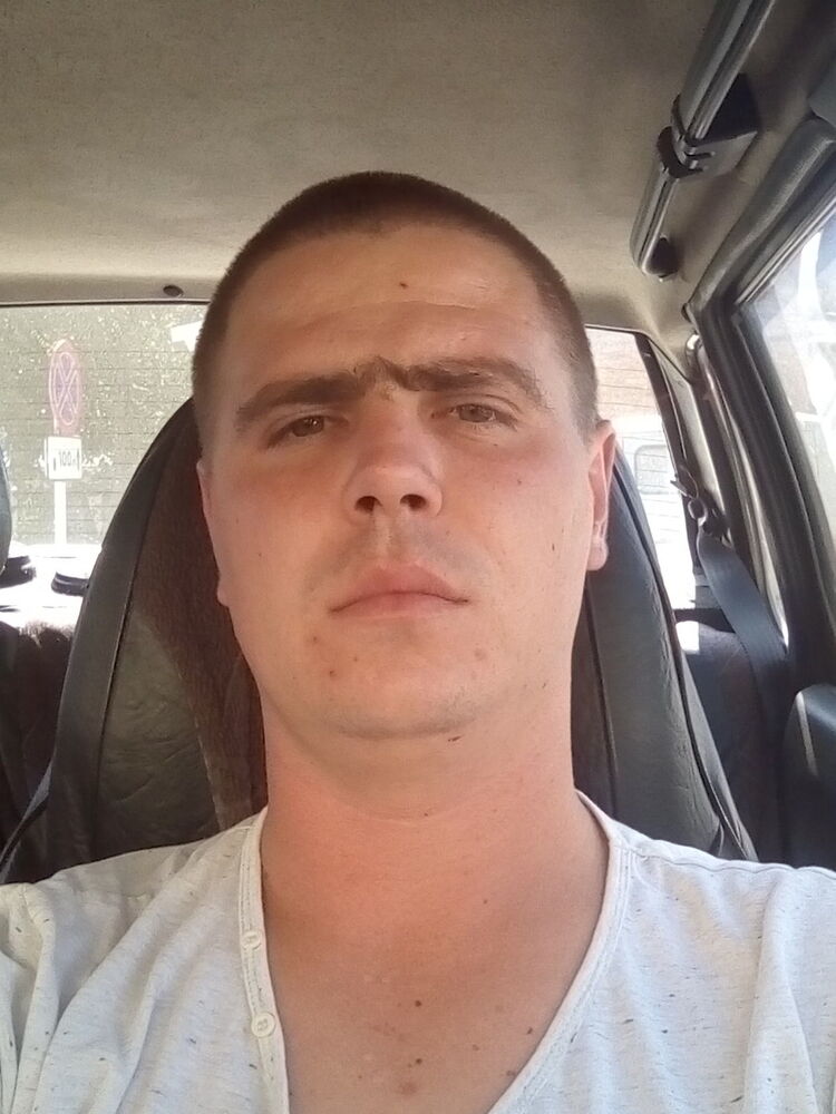  ,   Alex, 37 ,  