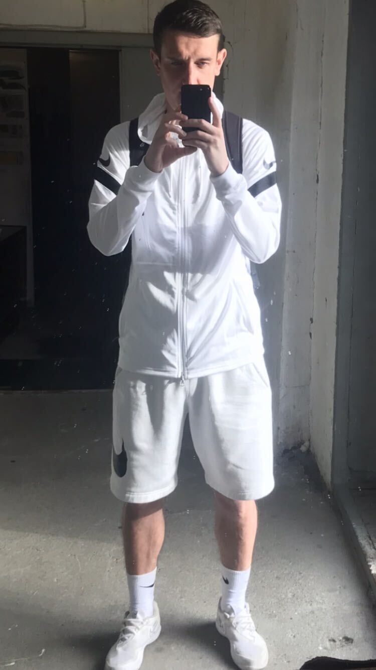 31070195  , 32 ,    