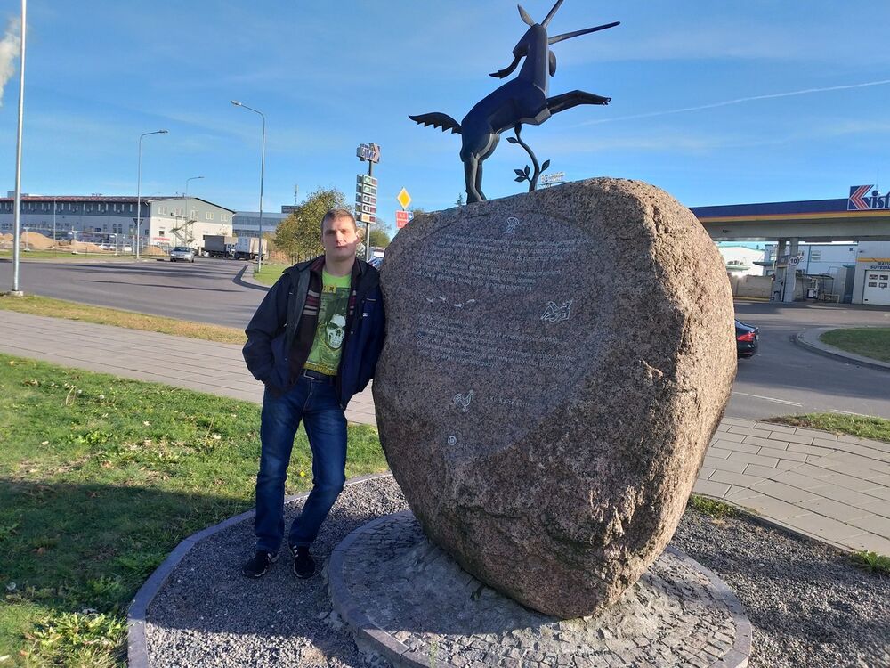  ,   Andrej, 41 ,   ,   , c 
