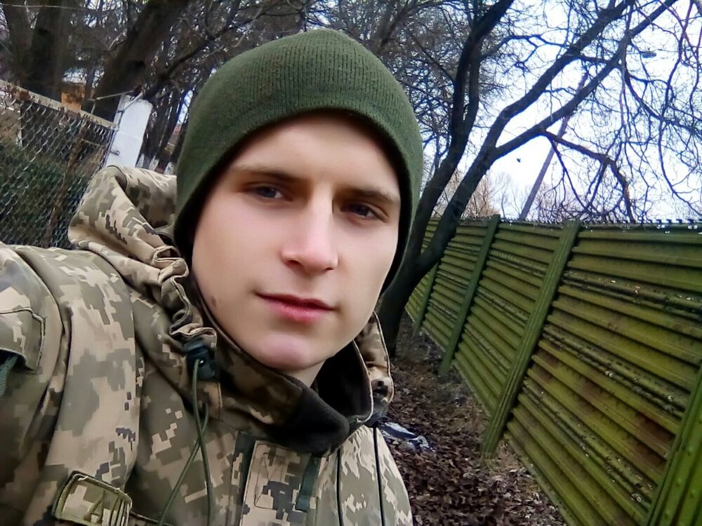  15411485  Igor, 28 ,    