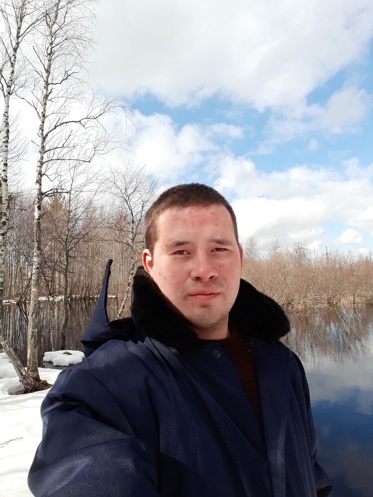  41263725  Viktor, 33 ,    