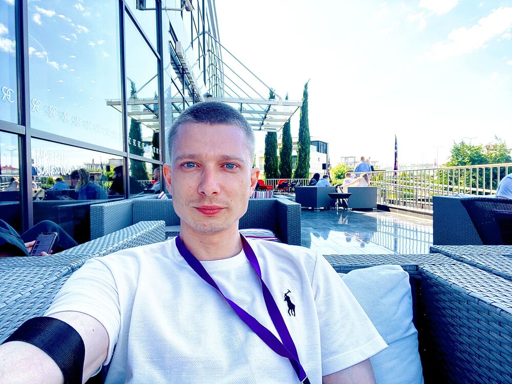  27494305  Artem, 32 ,    