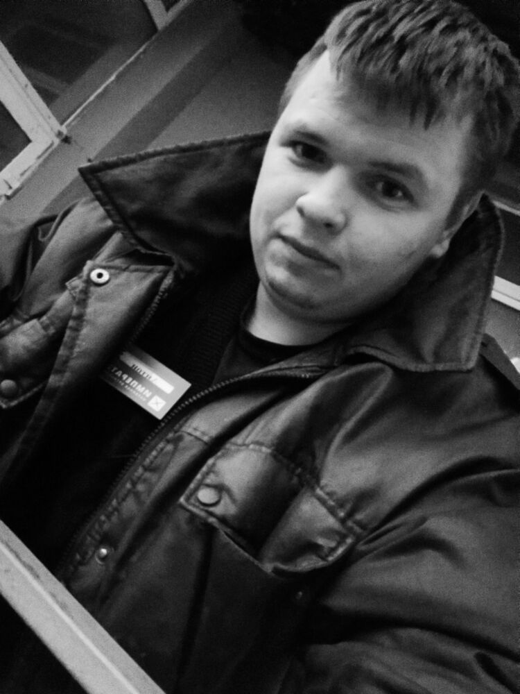  53106245  Anton, 28 ,    