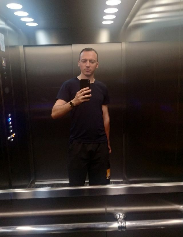  31770835  Maksim, 32 ,    