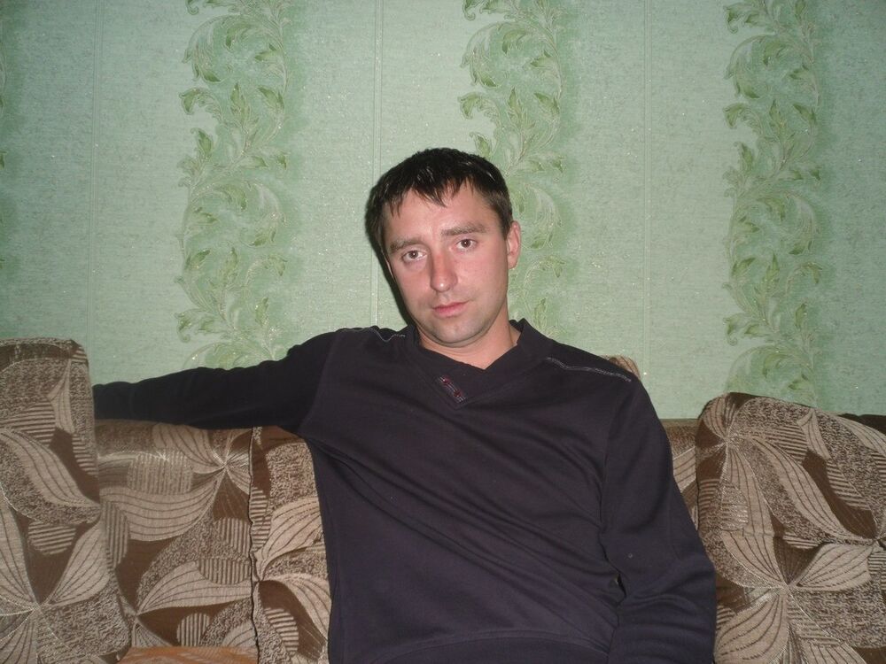  ,   Viktor, 41 ,   