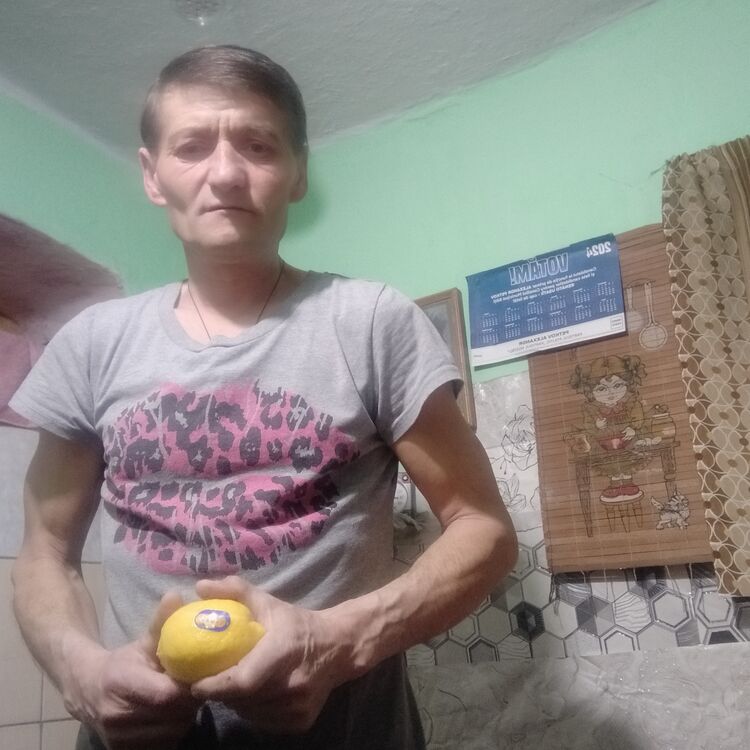  ,   Sergiu, 49 ,   c 