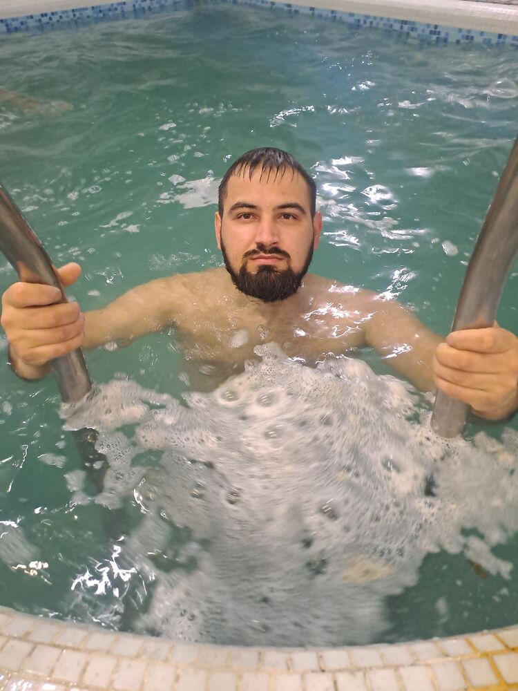  49506085  Radu, 31 ,    