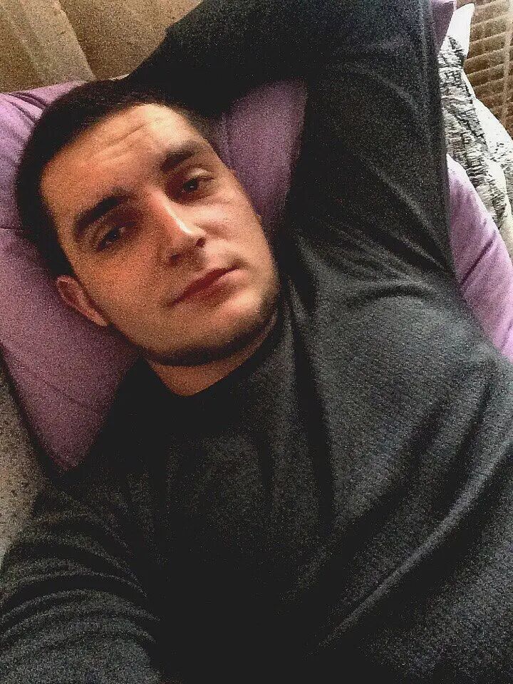  31211225  Andrey, 32 ,    