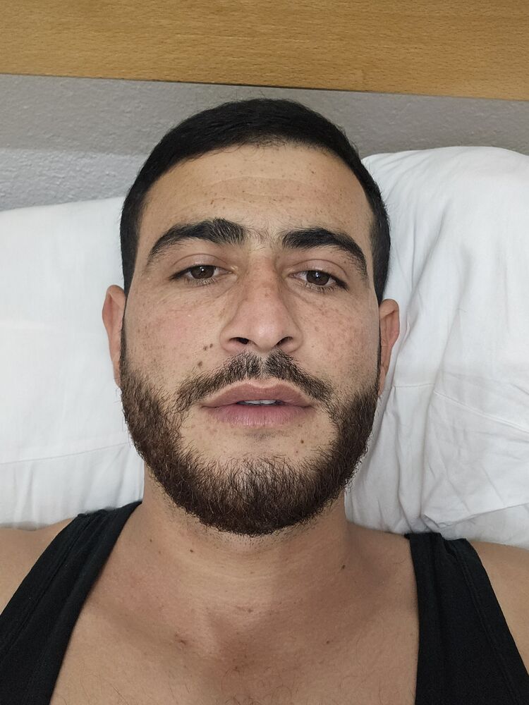  ,   Akow, 30 ,   ,   , c 