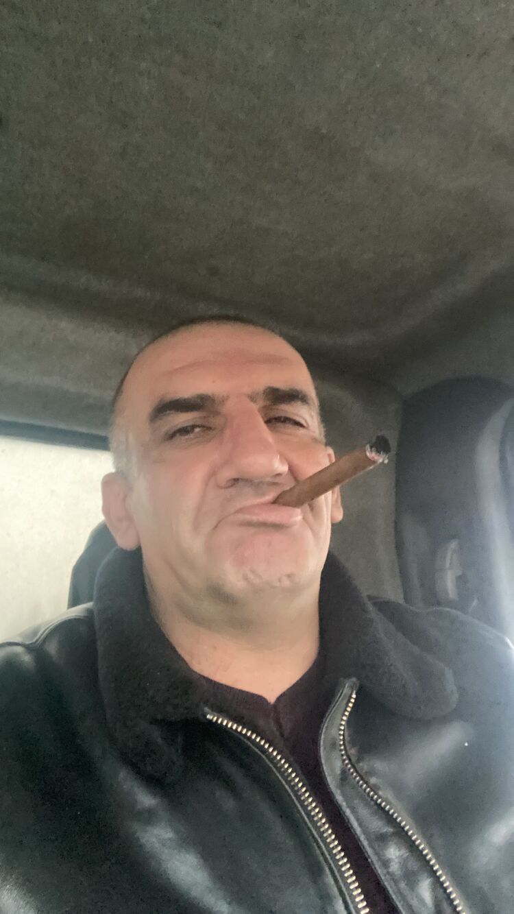  36527885  David, 44 ,    