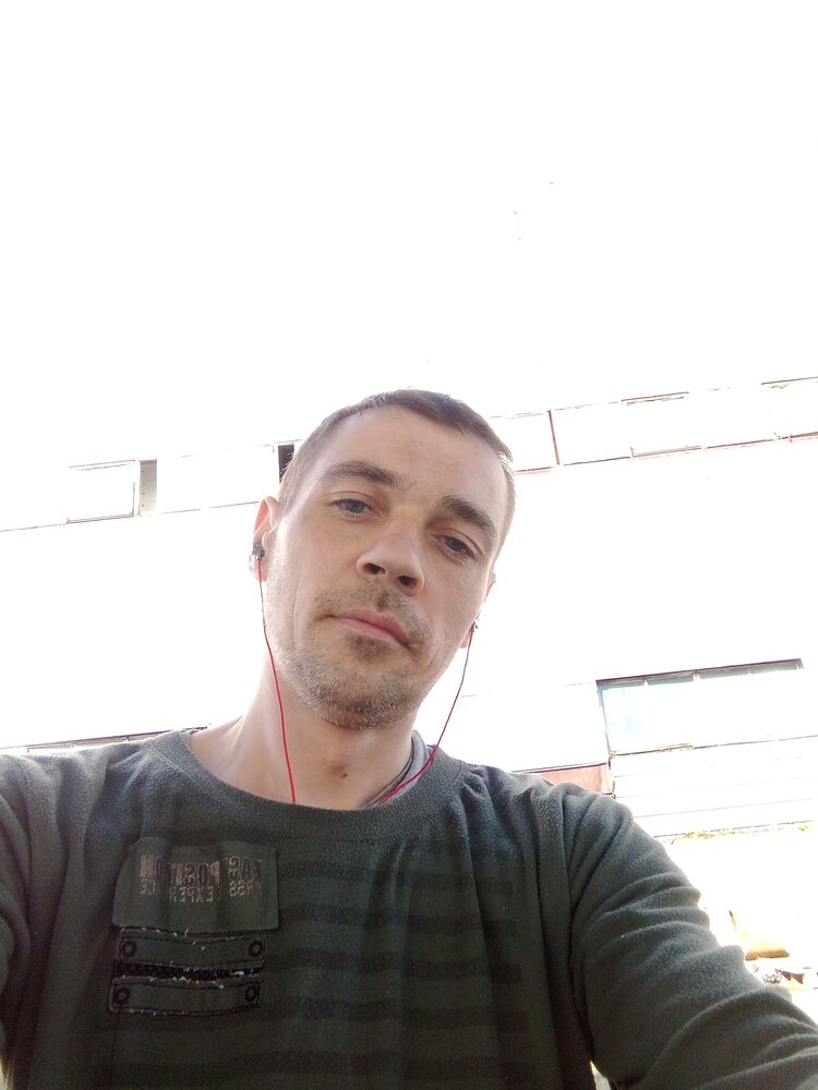  34956325  Denis, 41 ,     