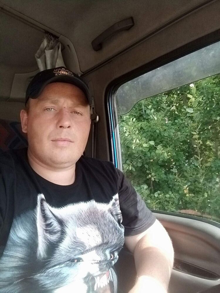  ,   Mihail, 35 ,   ,   