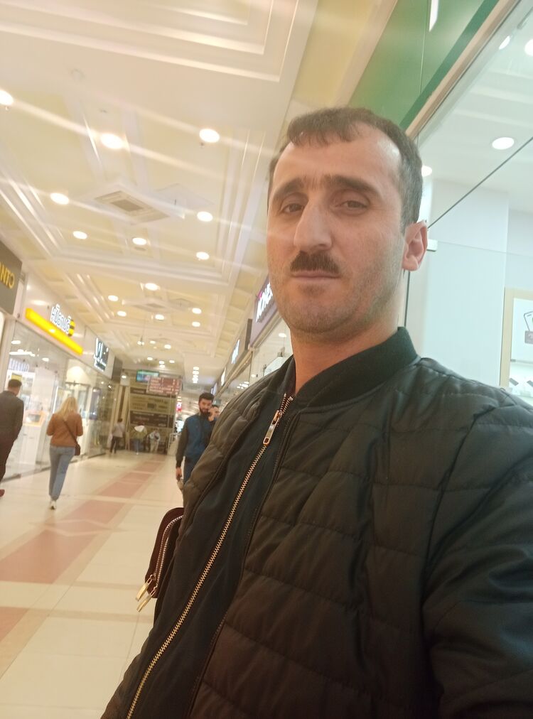  29289475  Rafail, 42 ,    