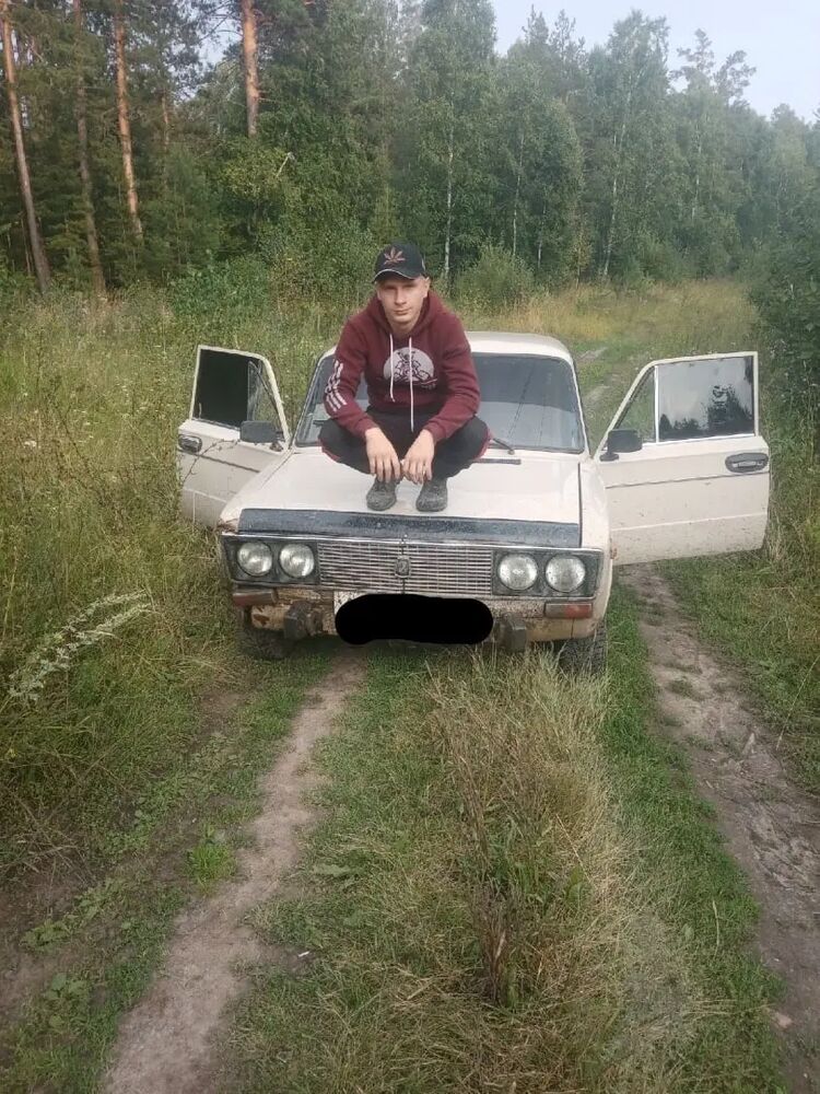  48013845  , 22 ,    