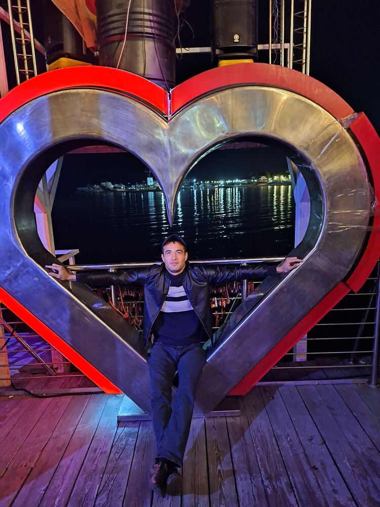  38751575  Abdullo, 33 ,    